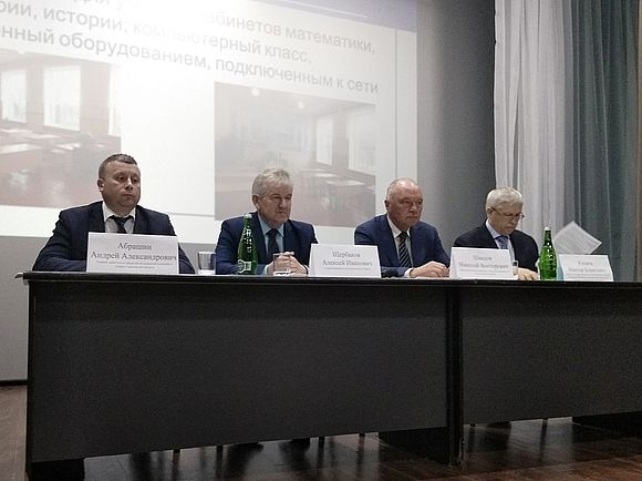 Глава Романовского муниципального района Алексей Щербаков провел собрание актива Романовского района 