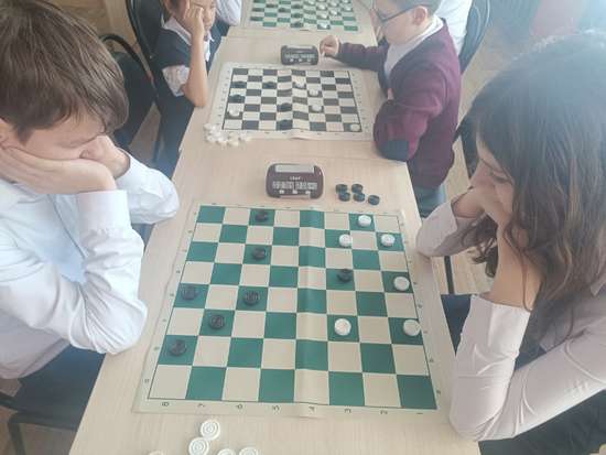 В «Точке роста» МОУ Романовская СОШ прошли соревнования по русским шашкам 