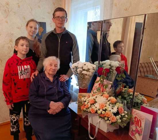 Получатель социальных услуг отметила 90-летний юбилей.