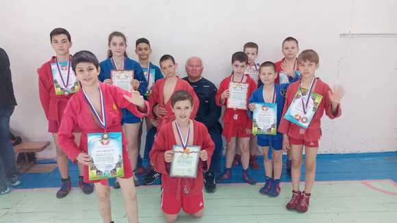 23 апреля состоялось первенство Аркадакского района по самбо в г. Аркадак, в котором приняли участие наши борцы