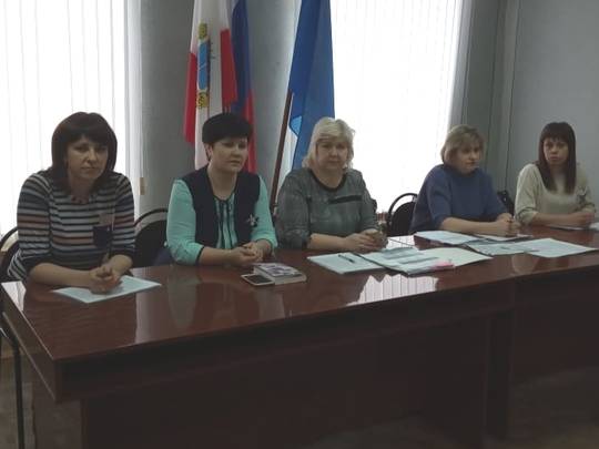 Специалисты Пенсионного фонда разъяснили нюансы перехода на электронные трудовые книжки