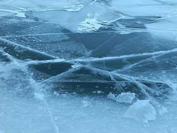 Опасный лед