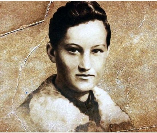 Памяти павших будьте достойны! Ей было всего 18 лет. 