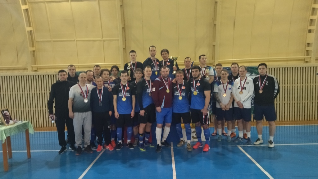 1 апреля 2023 года в Большекарайском ФОКе прошел межрайонный турнир по мини-футболу среди мужских команд, посвященный памяти «Заслуженного работника физической культуры и спорта» Александра Михайловича Ёлкина.