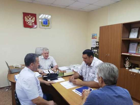 Глава района провел рабочую встречу.