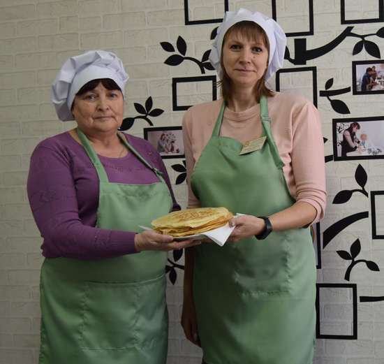 В Романовском районе прошел мастер-класс по приготовлению блинов