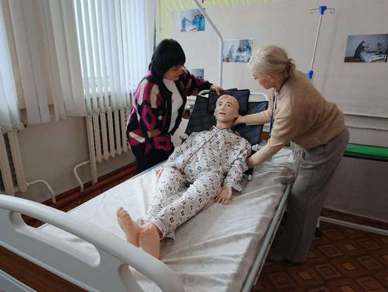 «Демонстрационная комната для обучения навыкам ухода за тяжелобольными».