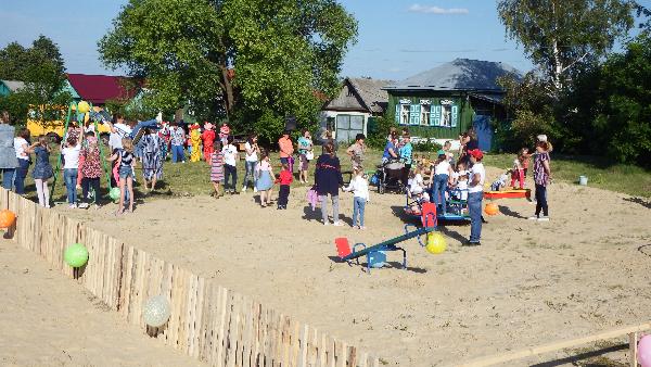 Открыта детская площадка на ул.Федоровка в р.п.Романовка