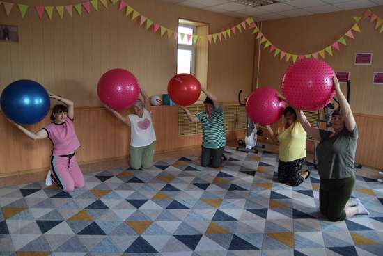 Состоялось очередное занятие с фитболом  