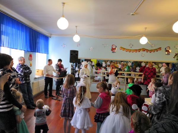 В Романовском ДК состоялись новогодние ёлки для детей и подростков ЦСОН