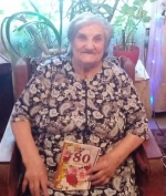 Получатель социальных услуг отмечает юбилей.