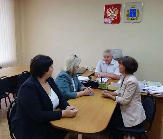 Глава района провел рабочую встречу.