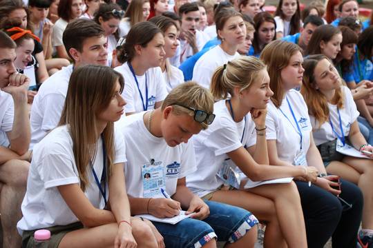 Сергей Суровов помог в организации молодежного форума