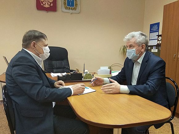 7 декабря глава Романовского муниципального района Алексей Щербаков провел рабочую встречу с заместителем министра по делам территориальных образований Саратовской области Саитом Девличаровым