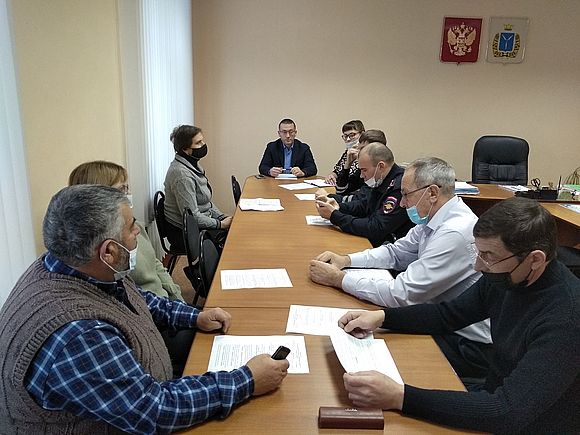 28 декабря 2021 года состоялось заседание районной комиссии по обеспечению безопасности дорожного движения администрации Романовского муниципального района