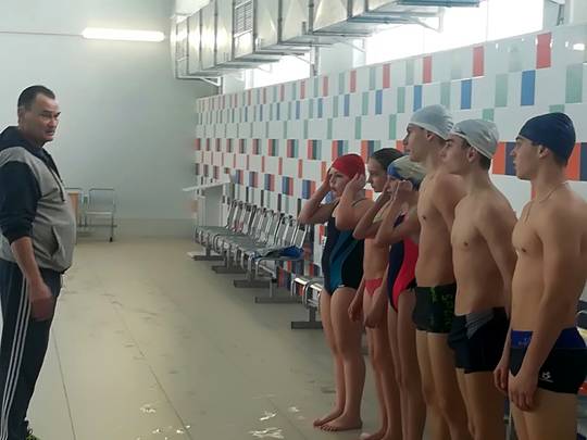 В бассейне Романовской СОШ имени И.В. Серещенко прошел первый урок плавания