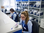 Почта России повысила зарплаты 115 000 сотрудников основных производственных профессий