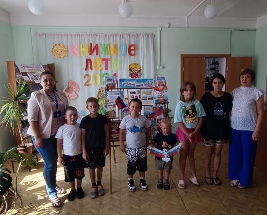 Три цвета флага: державность, верность, героизм